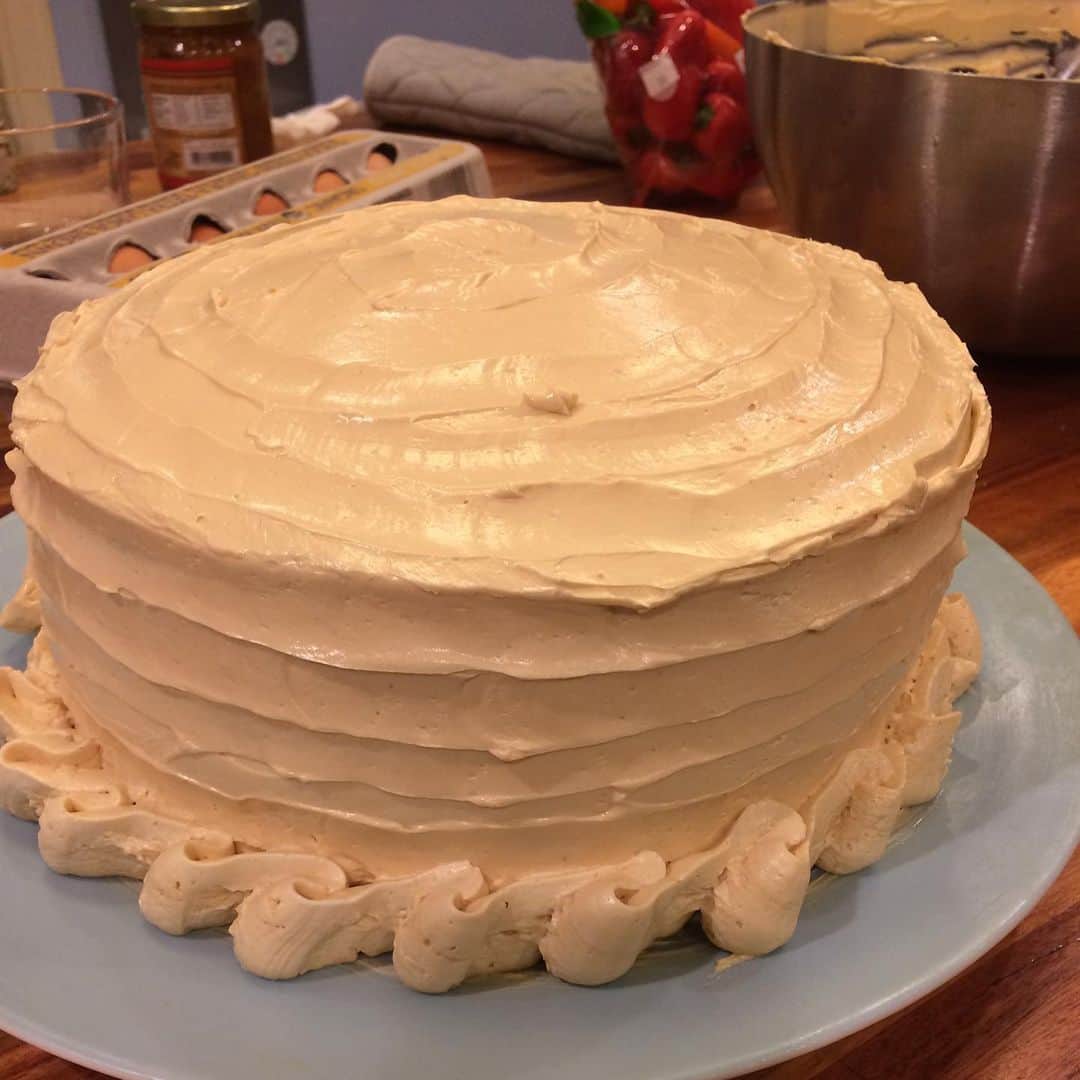 ラリー・ギリアード・Jrさんのインスタグラム写真 - (ラリー・ギリアード・JrInstagram)「Chip off the old block! Jadon @jadon_gilliard at work on an apple cake with whipped butter cream frosting and a caramel drizzle! It is delish!!! #baker #cook #thanksgiving #dessert #yummyfood #2019」11月30日 14時57分 - thereallgjr