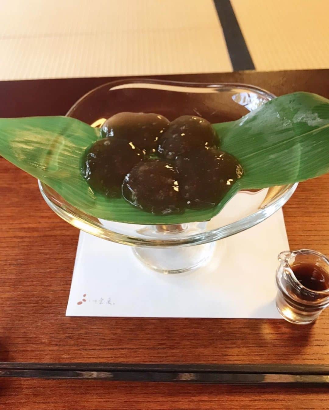 mahoさんのインスタグラム写真 - (mahoInstagram)「(*´꒳`*)🌸横にスワイプしてね👉 。 #京都　の銀閣寺近くの#宝泉 茶寮  にて… 食べたかった#わらび餅　を(　≖´౪≖｀)❤️ 。 。 モチモチツルツル🙋‍♀️ 。 。 ここから景色を見て食べるのは凄く 贅沢な気分にもなる🌸 。 。 @umesakura_kyoto の#着物 を着て絶対来たかったところに来れて嬉しい(*´꒳`*) 。 。 。 、 、 。 。 。 。 #fashion#shooting#fashionmodel  #ootd#umesakura_kyoto#茶寮#カフェ巡り#cafe#美味しい#和菓子#肉#居酒屋  #トレーニング#gym#workout#格闘技#パーソナルトレーニング  #美容#アディクシーカラー#食べ歩き#痩身 #東京#田町#梅田#kyoto #三宮」11月30日 15時01分 - i.0ff1cia1._.m.ah.0