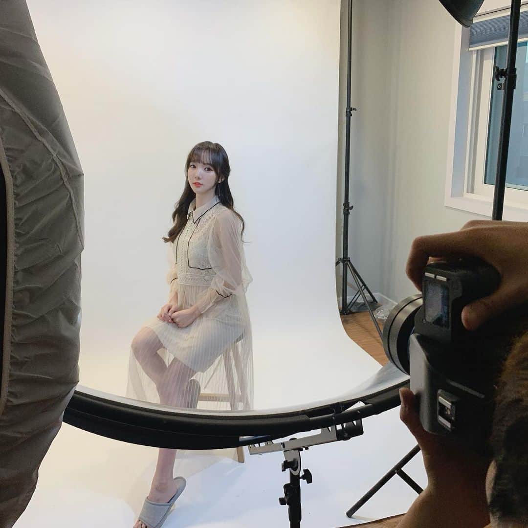 ミンヒ のインスタグラム：「발 엣지 살리고😏」