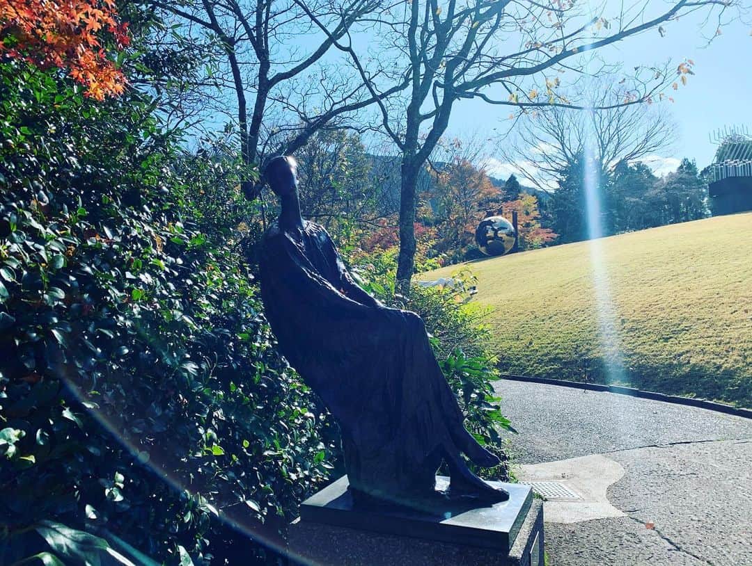 真樹麗子さんのインスタグラム写真 - (真樹麗子Instagram)「Art is Life...🌈 #picasso  #箱根彫刻の森美術館  #箱根 #アートに触れる旅 #真樹麗子の旅gram」11月30日 15時13分 - makiofficial_0718