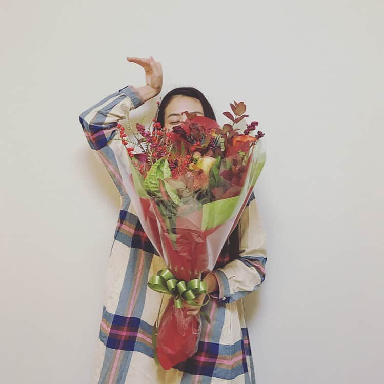 千眼美子さんのインスタグラム写真 - (千眼美子Instagram)「・ 先日、 映画クランクアップしました。 ブログも見てくれたかな✏️？ この作品が最後まで守られますように🐤」11月30日 16時08分 - yoshiko_sengen