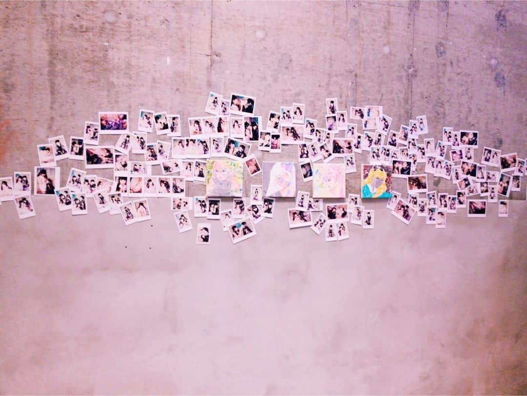 塚本舞さんのインスタグラム写真 - (塚本舞Instagram)「#ひみつとこどく  相沢梨紗さんと恋汐りんごちゃんによる 企画展示「秘蜜と孤毒」展﻿ レセプションパーティーにおじゃましました🐇🍎﻿ ﻿ ﻿ 女の子のかわいいとないしょをたくさん詰め込んだ素敵な空間でした！﻿ ﻿ 〜12/9(月) AWAJI Cafe and Gallery﻿ 皆さまもぜひ(Ｕ∩ 'ᴗ' ∩Ｕ)♡」11月30日 16時27分 - maipuni