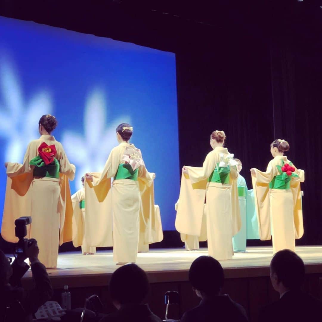 多賀公人さんのインスタグラム写真 - (多賀公人Instagram)「着物の女王を決める、日本の心と美の祭典で岡崎夢ちゃんと司会を。次は世界大会、皆さん頑張って‼️着物っていいな〜と魅力再認識。  #着物#女王 #日本 #japan #kimono  #festival #mc #beautiful #culture  #wow #model #love #yes #岡崎夢 #多賀公人」11月30日 16時20分 - kimito_taga