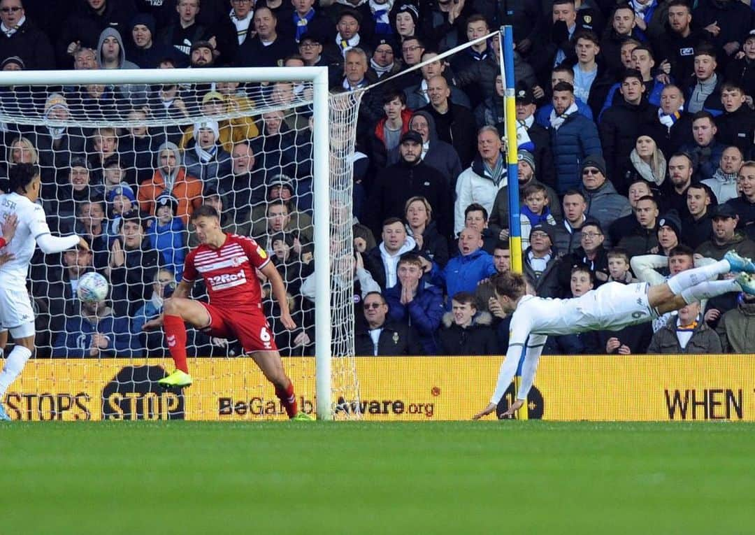 パトリック・バンフォードさんのインスタグラム写真 - (パトリック・バンフォードInstagram)「This team ❤️ support was incredible 🙌🏽 @leedsunited #mot」12月1日 3時28分 - patrick_bamford