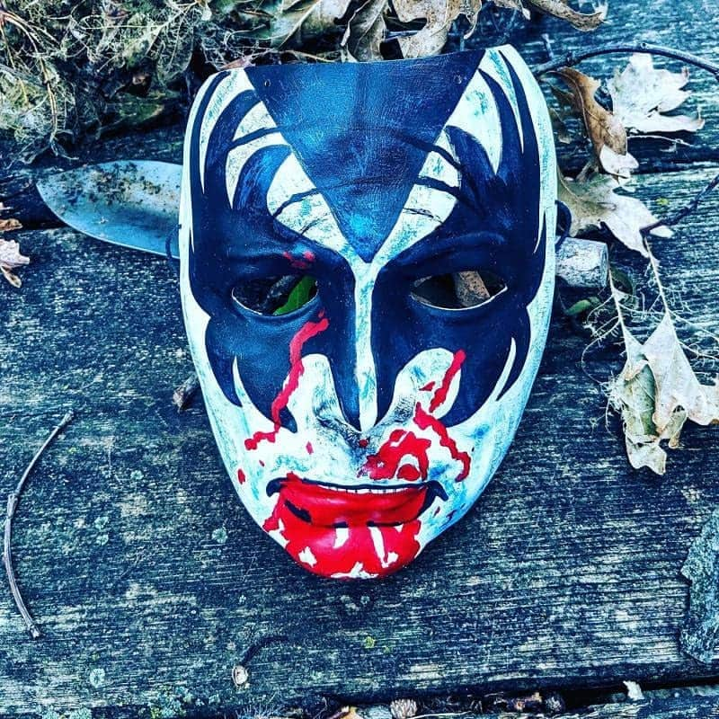 KISSさんのインスタグラム写真 - (KISSInstagram)「#KISS Fan Art! Thanks to Mike Arreola for sharing his cool Demon mask with us. Looks great!」12月1日 1時57分 - kissonline