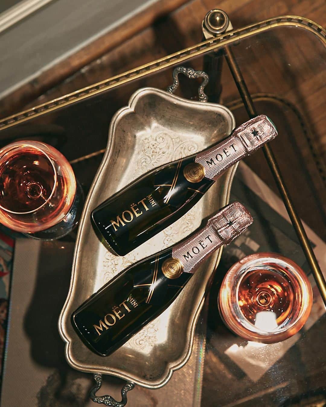 Moët & Chandon Officialさんのインスタグラム写真 - (Moët & Chandon OfficialInstagram)「You can only go grand when you sip on Minis. Picture by @paulinamanterys #MoetMoment #MoetMini #Champagne . This material is not intended to be viewed by persons under the legal alcohol drinking age or in countries with restrictions on advertising on alcoholic beverages. ENJOY MOET RESPONSIBLY」12月1日 2時00分 - moetchandon
