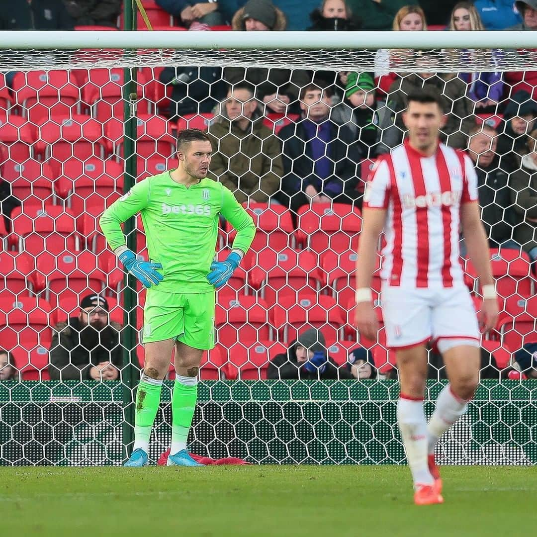 ストーク・シティFCさんのインスタグラム写真 - (ストーク・シティFCInstagram)「Blackburn take the points. #SCFC 🔴⚪」12月1日 2時13分 - stokecity