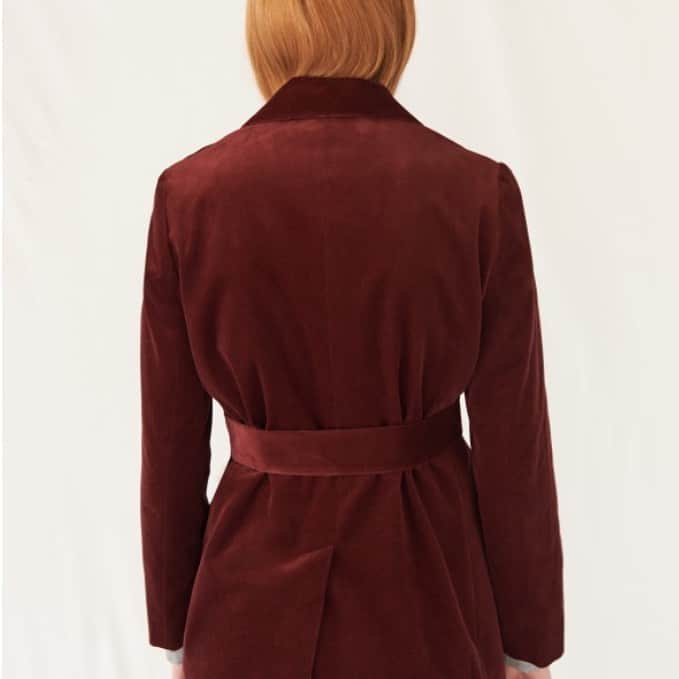 エムアイエイチジーンズのインスタグラム：「Another archive bestseller. The Robin blazer in cotton velvet. Chic, playful and perfect for the holiday season. #mihjeans  #britishheritage」