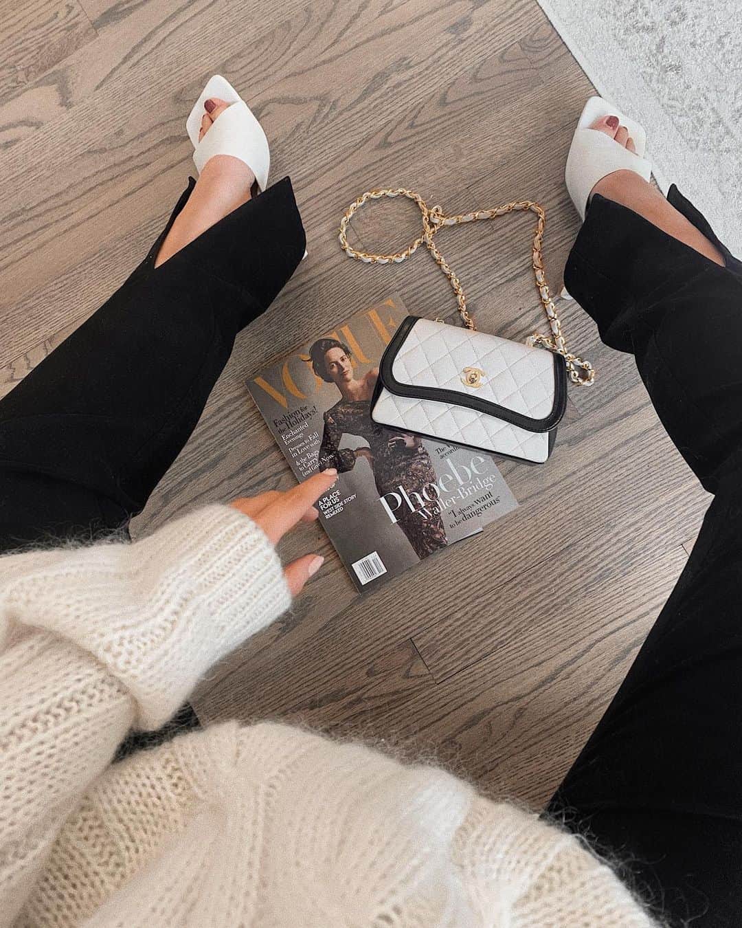 Kelsey Simoneのインスタグラム：「Warm and cozy details ☕️」