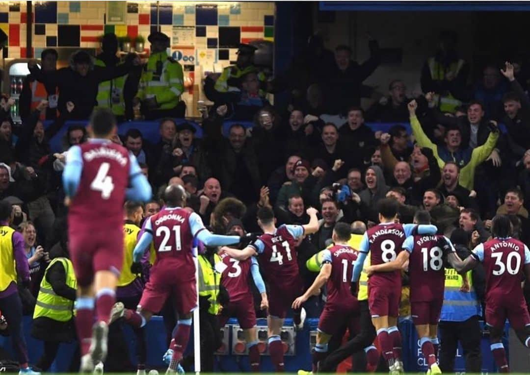 マヌエル・ランシニさんのインスタグラム写真 - (マヌエル・ランシニInstagram)「Great win boys 👏🏼🙏🏼 #coyi⚒」12月1日 3時09分 - manulanzini