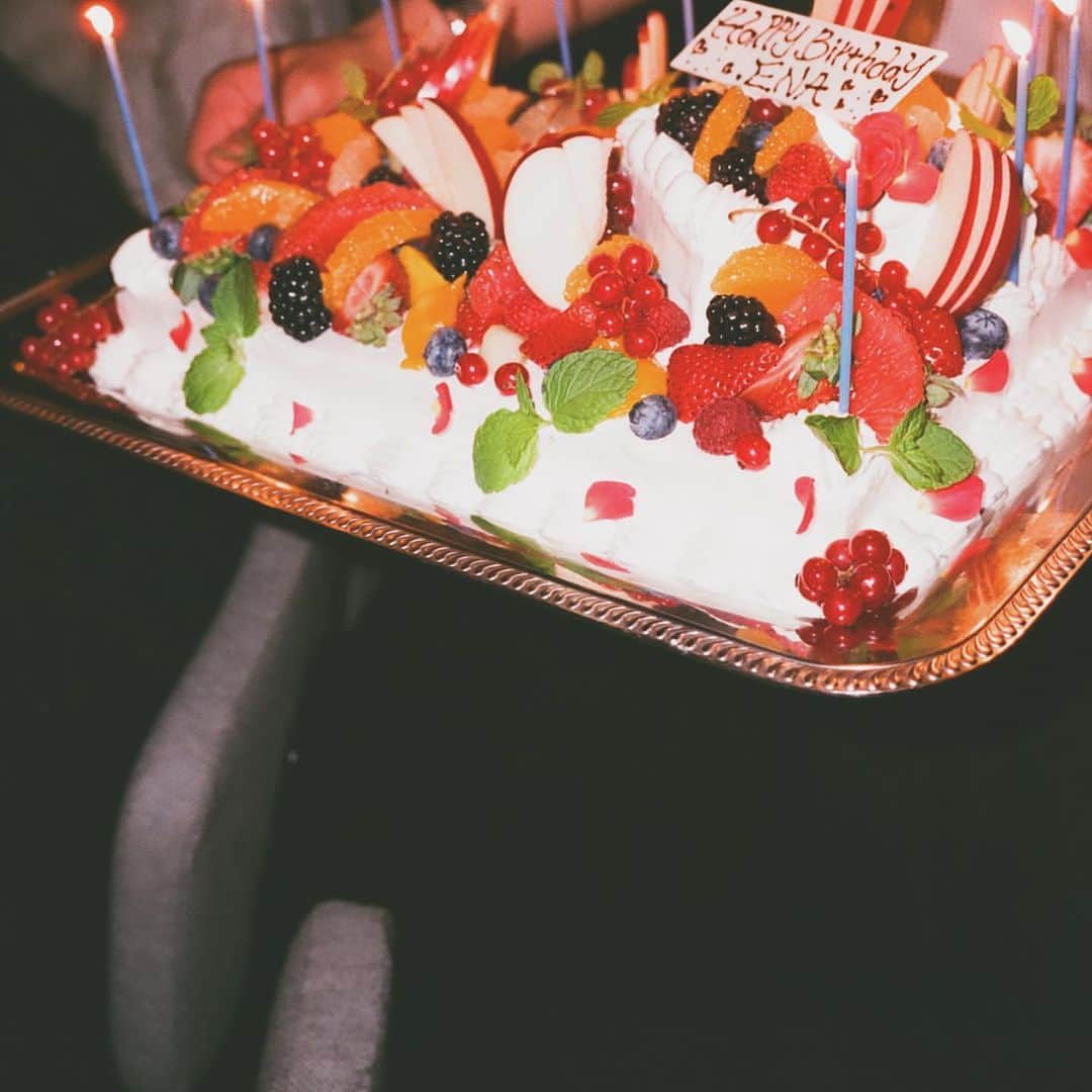 松本有理奈さんのインスタグラム写真 - (松本有理奈Instagram)「HAPPY BIRTHDAY 🎂 #CLANE#チームclane」11月30日 18時28分 - yurina0714