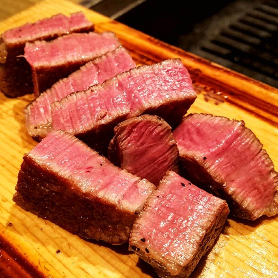 小高亮さんのインスタグラム写真 - (小高亮Instagram)「昨日、11/29は「いい肉の日」だったみたいですね。  いつぞやの「いい肉」  また、逢いたい「いい肉」  #いい肉の日」11月30日 18時49分 - odaka_p