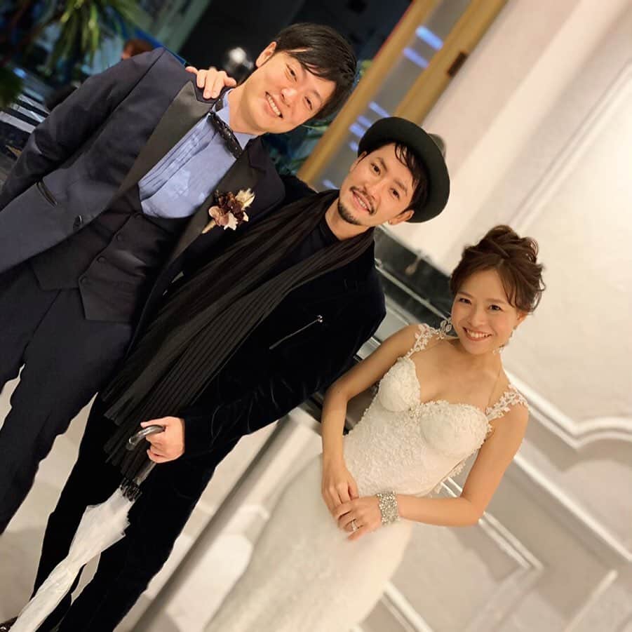 のインスタグラム：「またまた、サイバーエージェント時代の後輩の結婚式。 幸せラッシュですね😊  古巣の仲間からいまだに呼んでもらえることは本当に嬉しいことです。  元CyberXのメンバーにも会えて良かったなぁ。 高盛夫妻おめでとう🌹 末永くお幸せに。  #バチェラー #バチェラー2 #bachelorjapan #バチェラージャパン #小柳津林太郎 #ghost  #アマゾンプライム #thebachelor #rinstagram #サイバーエージェント#やはり#ステキな会社 #ステキな仲間 #結婚式 #trunk #trunkhotel #🌹」