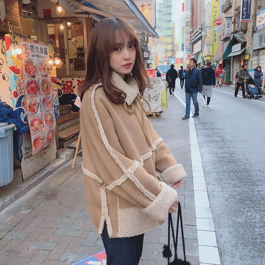 のインスタグラム：「. 寒かったからあったかいアウターおろした🥶❤︎ @u_dresser」