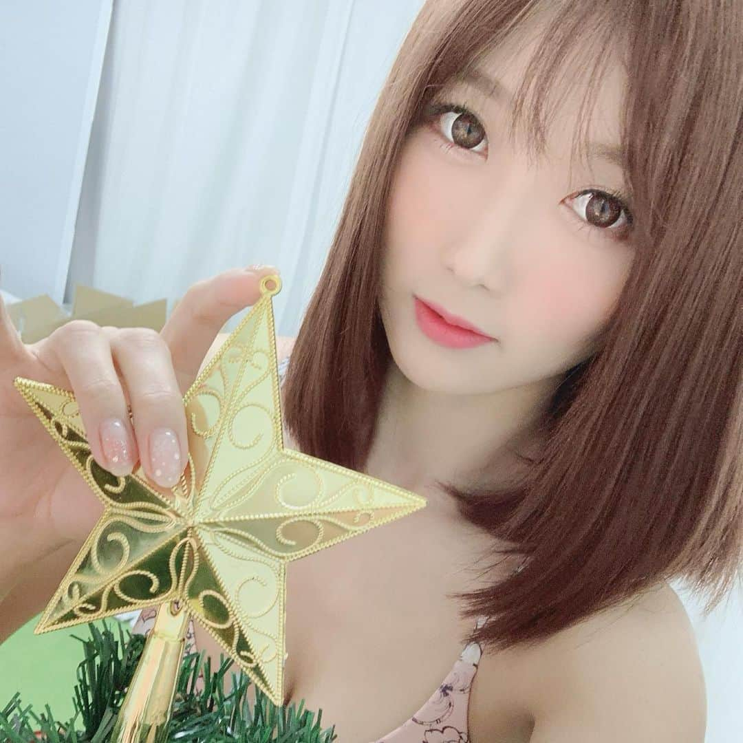 大槻ひびきさんのインスタグラム写真 - (大槻ひびきInstagram)「もう少しでクリスマスだね🎄 #クリスマス #xmas #xmastree」11月30日 19時34分 - yanhibi0221