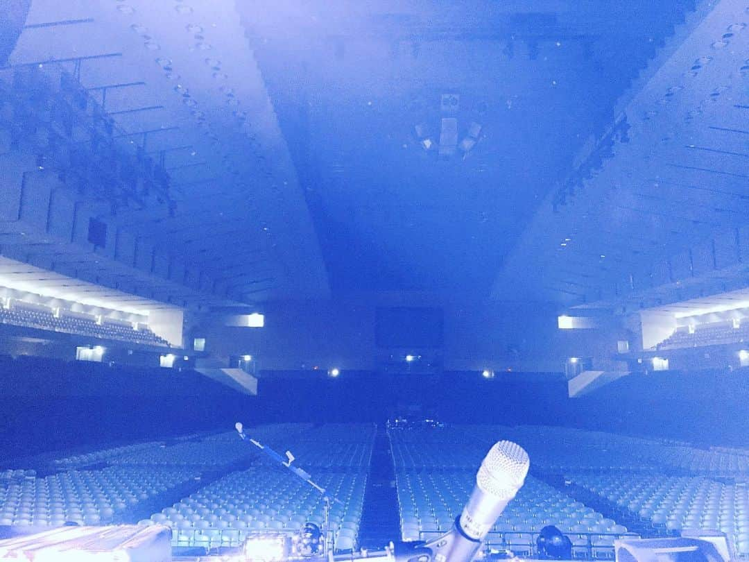 ハジメタルさんのインスタグラム写真 - (ハジメタルInstagram)「GLAY ARENA TOUR 2019-2020 DEMOCRACY 25TH HOTEL GLAY THE SUITE ROOM @北海道立総合体育センター 北海きたえーる  1日目。  #GLAY #北海きたえーる」11月30日 19時57分 - hajimetaldeath