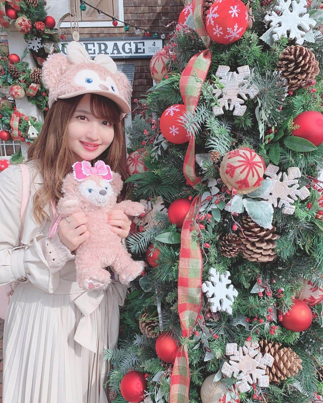 沢井里奈さんのインスタグラム写真 - (沢井里奈Instagram)「♡ . ケープコッドクックオフ🐻🎀 この場所大好き☺️💓💓 . #tokyodisneysea #disneysea #disney #tds #shelliemay #christmas #xmas #instalove #instagood #instagramjapan #japanesegirl #girls #ディズニーシー #ディズニークリスマス #ディズニー #クリスマス #シェリーメイ #シェリーメイバウンド #シェリーメイコーデ #ディズニーコーデ #さわーコーデ #さわーディズニー #沢井里奈」11月30日 19時49分 - sawairina