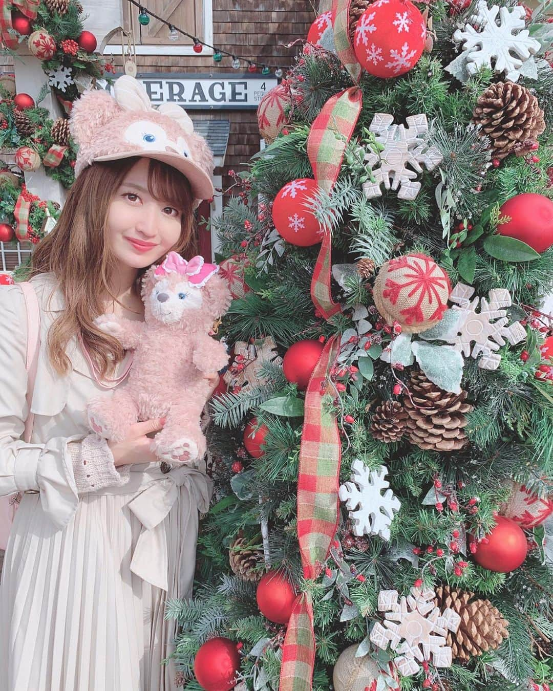 沢井里奈さんのインスタグラム写真 - (沢井里奈Instagram)「♡ . ケープコッドクックオフ🐻🎀 この場所大好き☺️💓💓 . #tokyodisneysea #disneysea #disney #tds #shelliemay #christmas #xmas #instalove #instagood #instagramjapan #japanesegirl #girls #ディズニーシー #ディズニークリスマス #ディズニー #クリスマス #シェリーメイ #シェリーメイバウンド #シェリーメイコーデ #ディズニーコーデ #さわーコーデ #さわーディズニー #沢井里奈」11月30日 19時49分 - sawairina