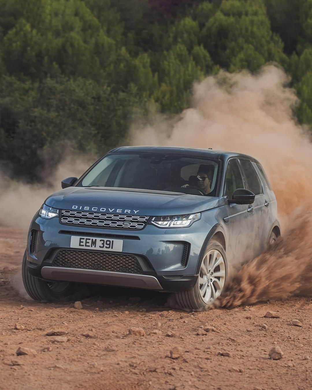 Land Roverさんのインスタグラム写真 - (Land RoverInstagram)「Our kind of cloud uploads. Search, 'new #LandRover #DiscoverySport Capability' to learn more.  #OffRoad #4x4 #Adventure #Carsofinstagram #Instacar #Design #SUV #CarLifestyle #LandRover #Cars #Car #AutomotiveDesign #Hybrid #MHEV」11月30日 20時00分 - landrover