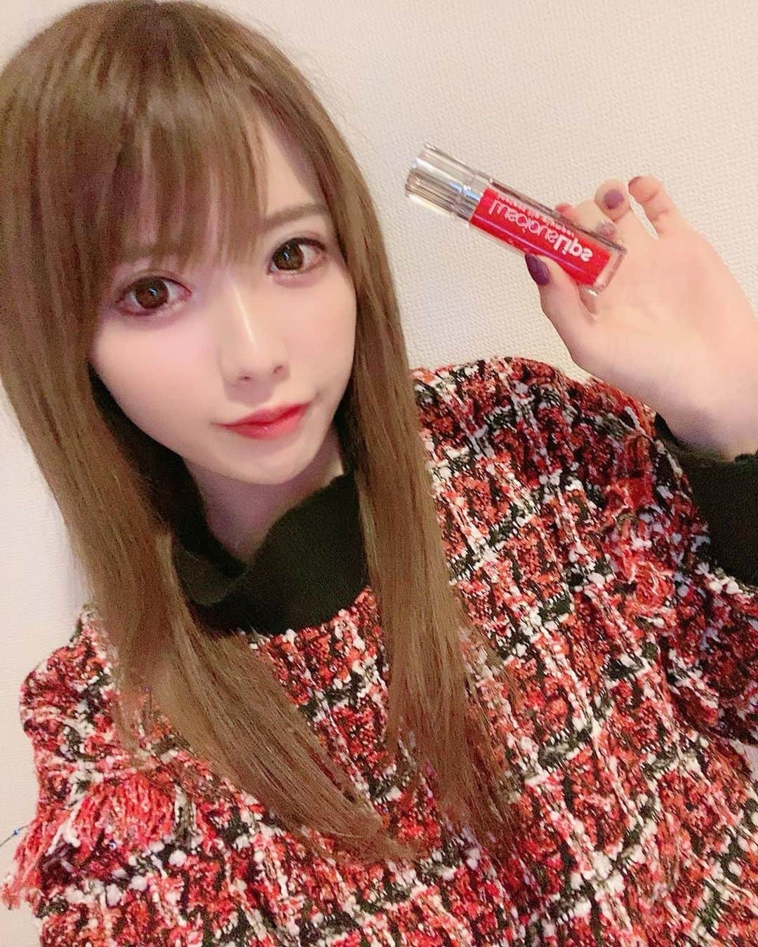 のインスタグラム：「@a_clinic_ginza でスマイルリップと涙袋ヒアルロン酸入れてきたよん💗😊 上唇メインでいれてもらってM字リップってゆうデザインにしたよ🙊 いい感じになった😘💋 . 3枚目4枚目5枚目にビフォーアフター載せたよ🤗⭐ スマイルリップを受けるとラシャスリップも貰えるんだけど、これ大好きなリップ💗 唇の縦ジワも消えてぷるぷるになるよ😳✨✨✨ . 担当は古谷先生です😉💕 @dr.furutani  ありがとうございました❤️ . #スマイルリップ #aclinic  #涙袋ヒアルロン酸 #aclinic横浜 #aclinic銀座 #aクリニック #エークリニック #リップヒアル #唇ヒアルロン酸 #M字リップ #アヒル口 #リップ #リップグロス #ラシャスリップス #美容外科 #古谷哲也」