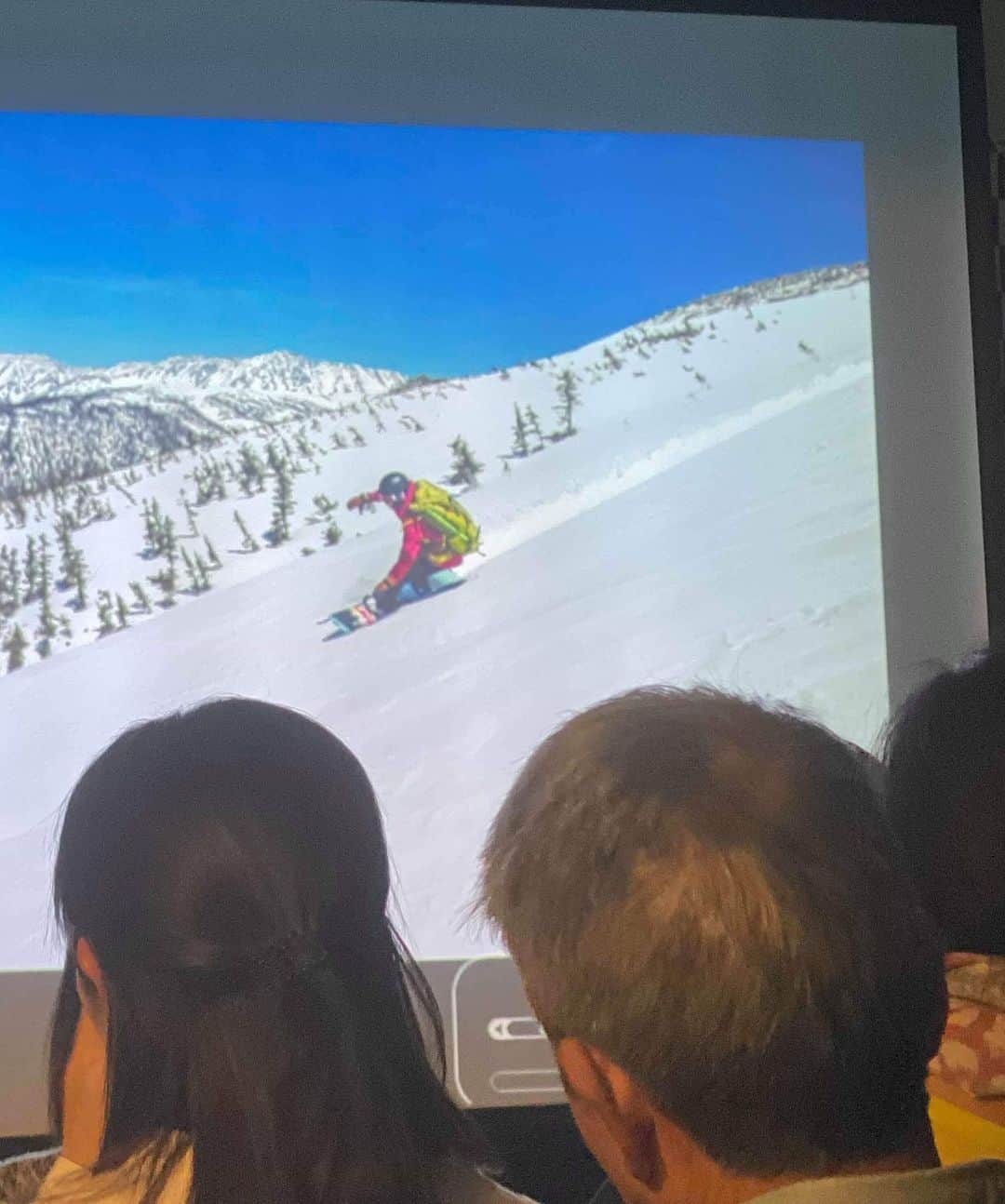 田中幸さんのインスタグラム写真 - (田中幸Instagram)「【ホワイトマウンテン 】発売中！！ K2スキー、スノーボード、ガイド みんなで過ごした山での数日間🏔  あの時、その瞬間が 鮮明に想い出せる記事に なってます  一つの撮影トリップが カタチに残る事って 本当に貴重で嬉しい  是非みなさま、 読んでみてください♫ 他の記事も面白く 白馬の王子も掲載されてます  #ホワイトマウンテン  #黒部源流 #スライドショー #次回は富山県 @k2.snowboarding」11月30日 20時09分 - sachitanaka