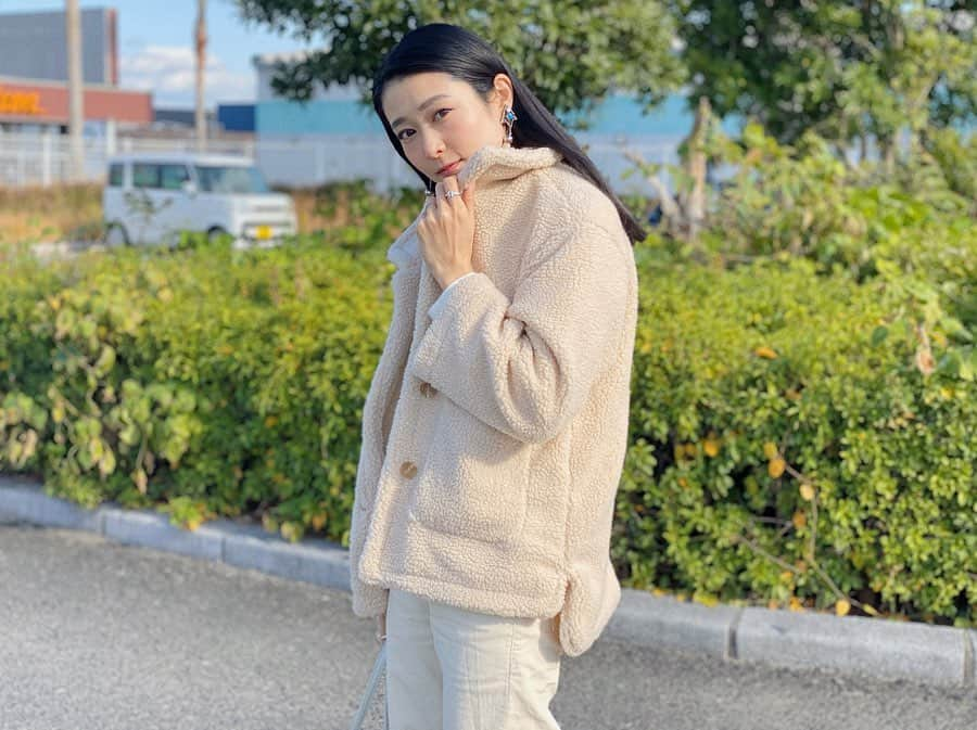 Karunaさんのインスタグラム写真 - (KarunaInstagram)「🌿👩🏼 ㅤㅤㅤ  Outer #7things Tops #searoomlynn Bottoms #uniqlo  Necklace #oia_tokyo  Earring #studious × #toga ㅤㅤㅤㅤㅤ #fashion」11月30日 20時11分 - karuna0520