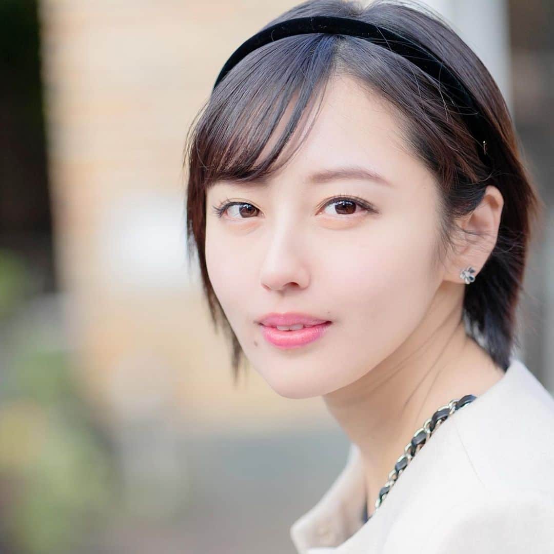 のインスタグラム：「告知 早稲田のイベントに出演するよー🦋 WHKによる 早稲田vs慶應の対決型バラエティ。 『🔥冬の早慶戦🔥』 ▼△▼△▼△▼△▼△▼△▼ 日時 12/11(水) 18:50開場 19:05〜20:10 場所 早稲田大学学生会館B201 ▼△▼△▼△▼△▼△▼△▼ 一般参加OK入場料無料 イベント後にお話しできる機会あり #followme #whk #早稲田 #早稲田放送研究会 #早稲田大学 #早稲田王 #ラーメン #フォローしてね」