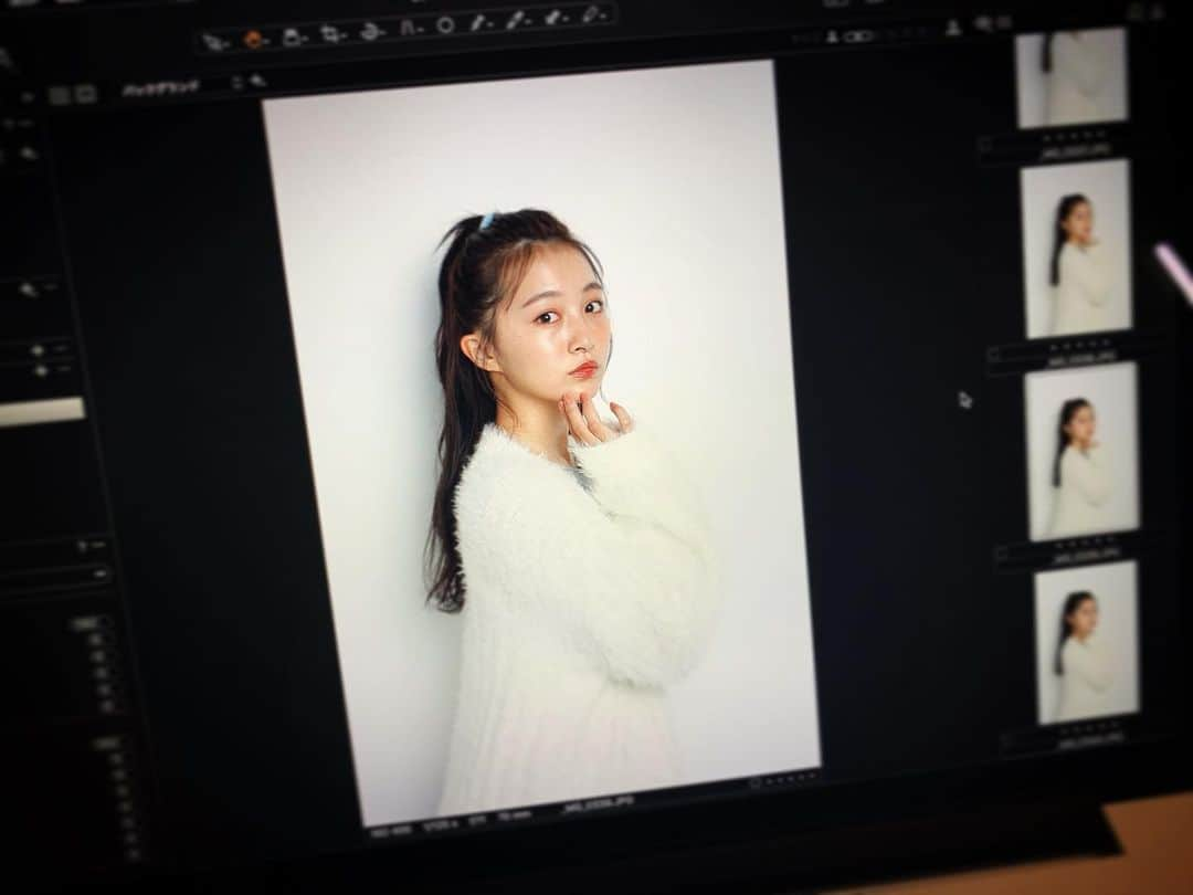 山本彩加さんのインスタグラム写真 - (山本彩加Instagram)「. . Seventeen 1月号本日発売です♡ . 私服ページや仕込みビューティー、ST channelなどたくさんのページに出させていただいています❤︎ . . 大っきい写真からめっちゃ小さいいろんな表情をした私までたくさんいるので見つけてね👀💕」11月30日 20時22分 - ayaka48_yanyan