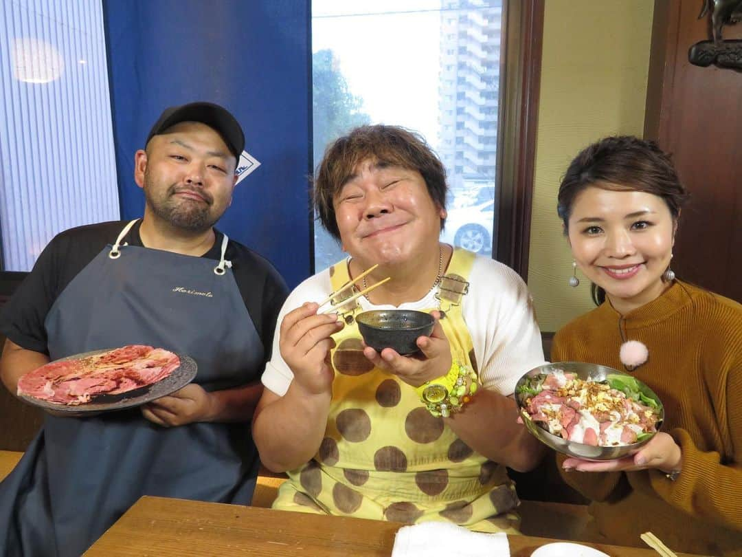 大槻有沙さんのインスタグラム写真 - (大槻有沙Instagram)「今週27日(水)の静岡発そこ知りをご覧いただき、ありがとうございました💓 今回は「名物いっぱい！藤枝駅北口周辺におじゃましま〜す！」ということで、藤枝グルメを堪能しました🤤 いつもとても美味しいものばかり食べさせてもらっています(贅沢)🙏🏻 お邪魔したのは、 ・カナキン亭本舗 藤枝本店🍜 ・洋菓子工房ジロロア🧁 ・KAREN🍵 ・スズキ薔薇園直売所🌹 ・喜久屋🍱 ・肉屋 堀もと🥩 ・おもひで横丁 藤枝市場🍺 の7店舗٩( 'ω' )و OAを見て、また自分でも行きたくなりました🙋🏻‍♀️ プラベートでも今後お邪魔したいと思います💋 皆さんも是非、近くにいらした際は寄ってみて下さいね🚙 ・ #静岡  #SBSテレビ #静岡発そこ知り #石ちゃんおじゃまします #soleいいね #SBSラジオ #静岡放送 #鉄崎幹人のWASABI #WASABI #アナウンサー #大槻有沙 #follow #followme」11月30日 20時26分 - arisa_otsuki