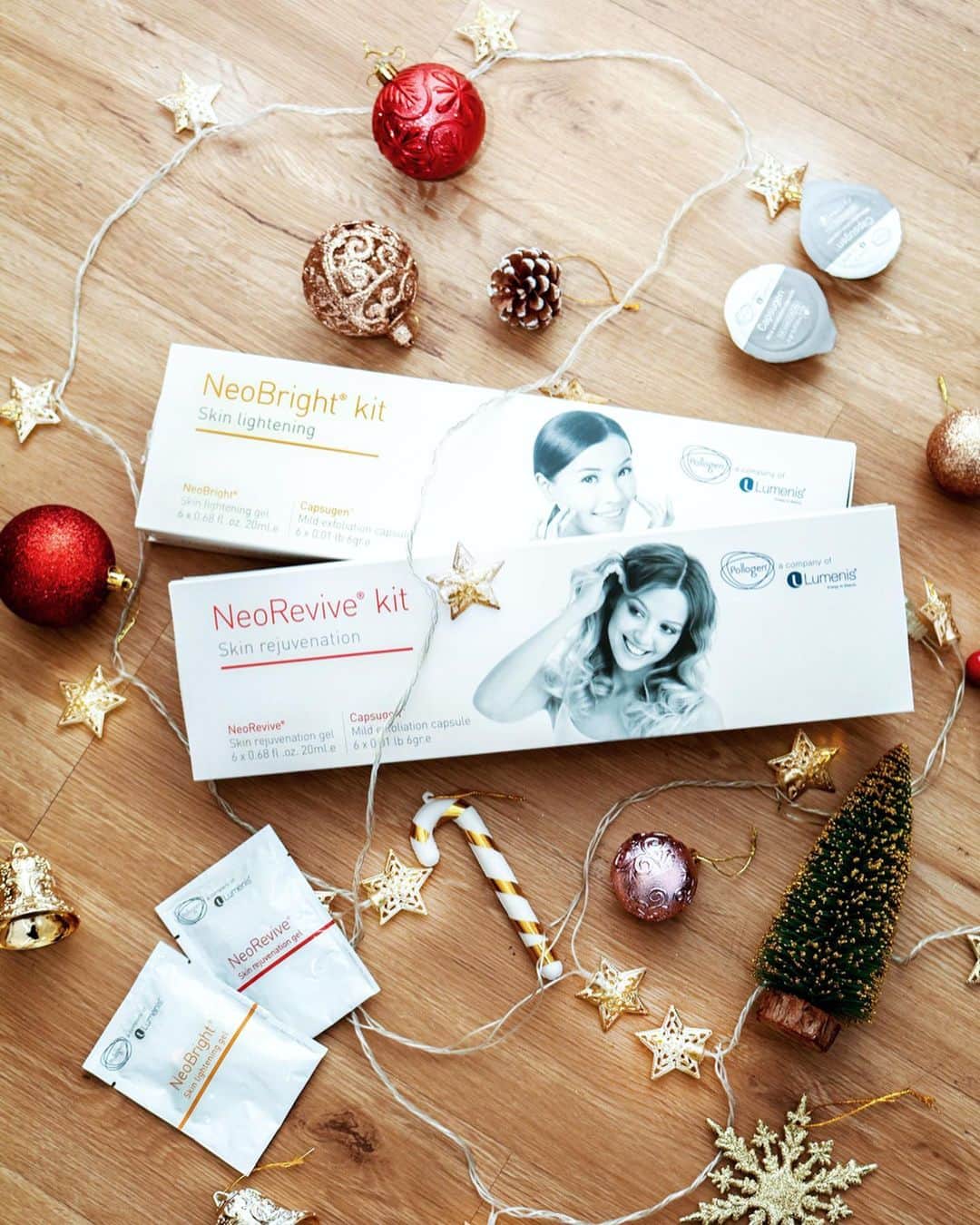 STEPHY YIWENさんのインスタグラム写真 - (STEPHY YIWENInstagram)「［CHRISTMAS GIVEAWAY] 😍🎄 OxyGeneo 3-in-1 Superfacial exfoliates, infuse, and oxygenate your way to youthful skin. It removes dead skin cells, brighten your skin; reduce wrinkles and fine lines, with NO DOWNTIME!🥰🥰 . . OxyGeneo facial treatment is now available in the premium aesthetic clinic, EE Clinic. Pamper yourself with a unique facial treatment this Christmas in EE Clinic! I'm now giving away the OxyGeneo 3-in-1 superfacial to 2 lucky winners. . . How to join: 1) Follow @stephyyiwen @eeclinic and @oxygeneomalaysia 2) Tag 3 friends in the comment  That's all! All the winners will be announced on 15 DEC  You can also walk in to EE Clinic with my promo code "STEPHY20" to entitled a 20% off for OxyGeneo treatment! Valid from now to 31 Jan 2020. Hurry! Book your appointment with EE Clinic at 018 - 980 1800.  #oxygeneo #eeclinic #oxygeneomalaysia #oxygeneofacial #medicalfacial #facialtreatment #antiaging #facelift #2020beautytrends #luvidamedical  恭喜幸運兒❤️❤️ @yineeyy  @_shiga_o1o3」11月30日 20時40分 - stephyyiwen