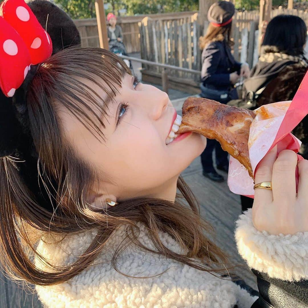 井口綾子さんのインスタグラム写真 - (井口綾子Instagram)「ディズニー行ったらターキーレッグ食べずにはいられない🍖 皆さんのおすすめディズニーグルメはー？🐭💚」11月30日 20時46分 - ayako_inokuchi