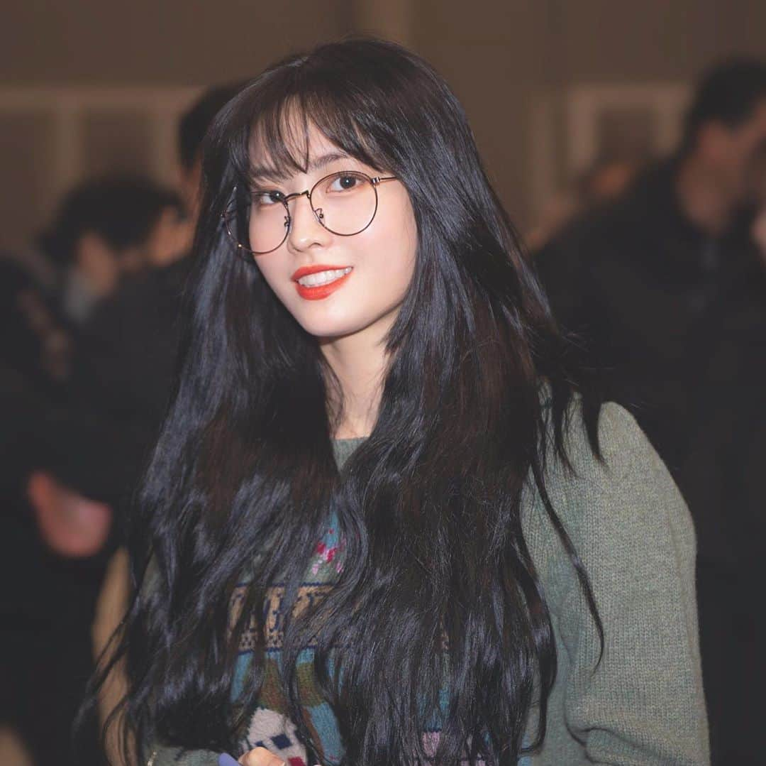 モモさんのインスタグラム写真 - (モモInstagram)「♡ [Fantaken] 191128 - Incheon Airport heading to Nagoya -  #MOMO #트와이스 #모모 #平井もも #もも #TWICE ©️ moingxtwice」11月30日 20時55分 - momojype