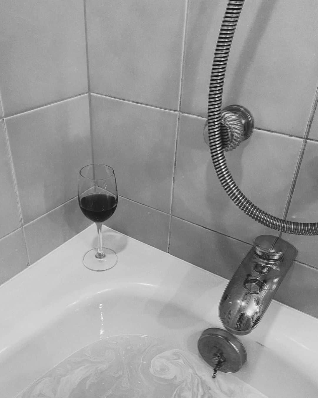 のインスタグラム：「🛁🛁🛁 あ〜寒い、あったかくしてね☺︎」
