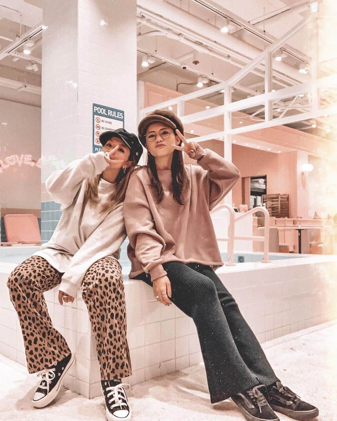 ✷kana✷のインスタグラム：「🧁 . . 3年ぶり？の渡韓🇰🇷 たのしいな〜❤︎ 今回は予定つめつめだから ほぼ寝てないし顔やばいし 忙しないけど食べるべき物だけは とりあえず全制覇するw . . #Korea」