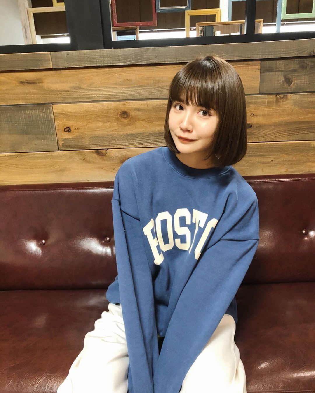 村田倫子さんのインスタグラム写真 - (村田倫子Instagram)「つるつるになりました。🥺 #りんこーで sweat @isntshe_official (my select item) 裏起毛でもふもふよ🐑 pants @uniqlo」11月30日 21時09分 - rinco1023