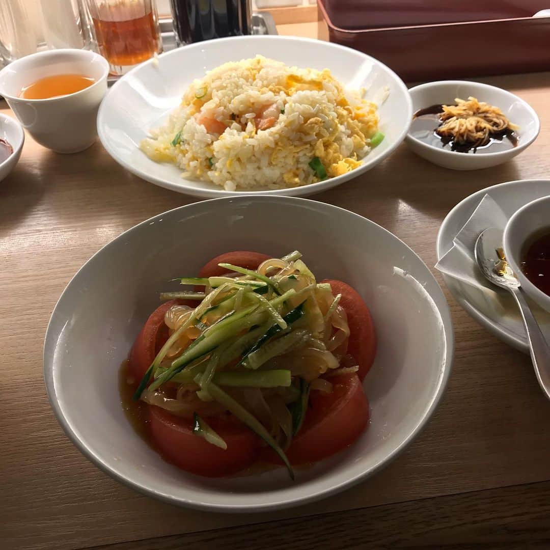 古久保健二さんのインスタグラム写真 - (古久保健二Instagram)「33回目の結婚記念日‼️ どーして鼎泰豐⁉️🤔 台湾と同じもん注文してるし😅 帰りはスタバのコーヒーで☕️ 二週間前も同じ事してたような🤔 謝謝」11月30日 21時33分 - kenjifurukubo