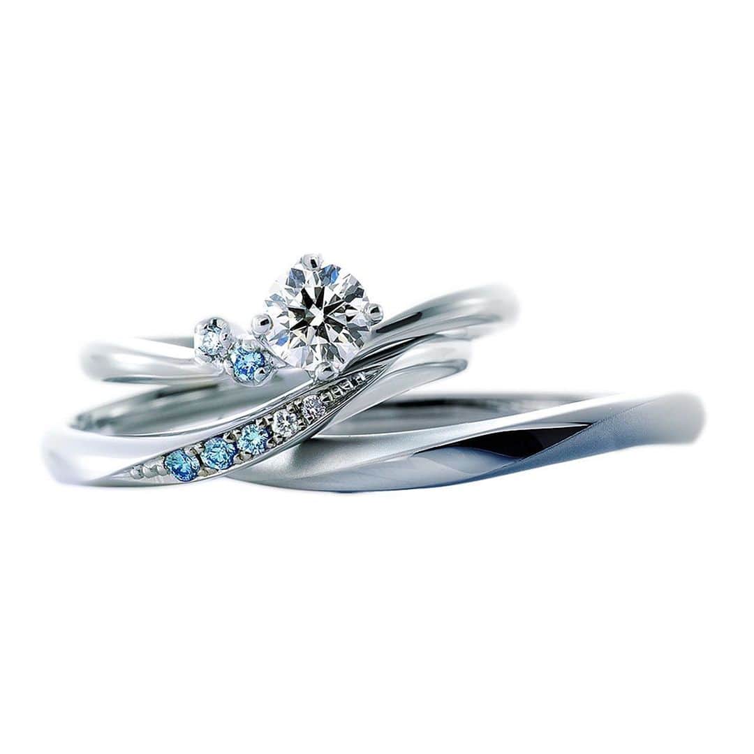 Cafe Ringさんのインスタグラム写真 - (Cafe RingInstagram)「@cafering.platinum﻿ ﻿﻿﻿﻿﻿﻿ ﻿ ﻿ 厳選された#アイスブルーダイヤモンド が作り出す﻿ 美しいグラデーションと上質なダイヤモンドは、﻿ CAFERINGでしか出会えない特別さと共に、﻿ 「奇跡」ともいえる輝きを放ちます。﻿ ﻿ ﻿ 💍セットリング ：Robe de mariee duo ローブ ドゥ マリエ デュー﻿ ﻿ ﻿ [銀座本店]﻿﻿﻿﻿﻿﻿﻿﻿﻿ ‪tel:03-3561-5771﻿‬﻿﻿﻿﻿﻿﻿﻿ ‪[‬大阪 中之島店]﻿﻿﻿﻿﻿﻿﻿﻿ ‪tel:06-6444-8430﻿‬﻿﻿﻿﻿﻿﻿﻿﻿ ﻿﻿﻿﻿﻿﻿ ﻿ #CAFERING#カフェリング#結婚指輪#婚約指輪#マリッジリング#エンゲージリング#セットリング﻿﻿﻿﻿ #大人花嫁#結婚指輪探し#婚約指輪探し﻿ #結婚準備#プレ花嫁 #婚約しました #ブルーダイヤモンド #ブルーダイヤ #サプライズプロポーズ #プロポーズ大作戦 #プロポーズ  #サムシングブルー #東京花嫁 #大阪花嫁 #プレ花嫁さんと繋がりたい #プレ花嫁準備 #オシャレ花嫁 #2020春婚 #2020秋婚#関西花嫁 #令和婚 #関東花嫁」11月30日 21時27分 - cafering.platinum