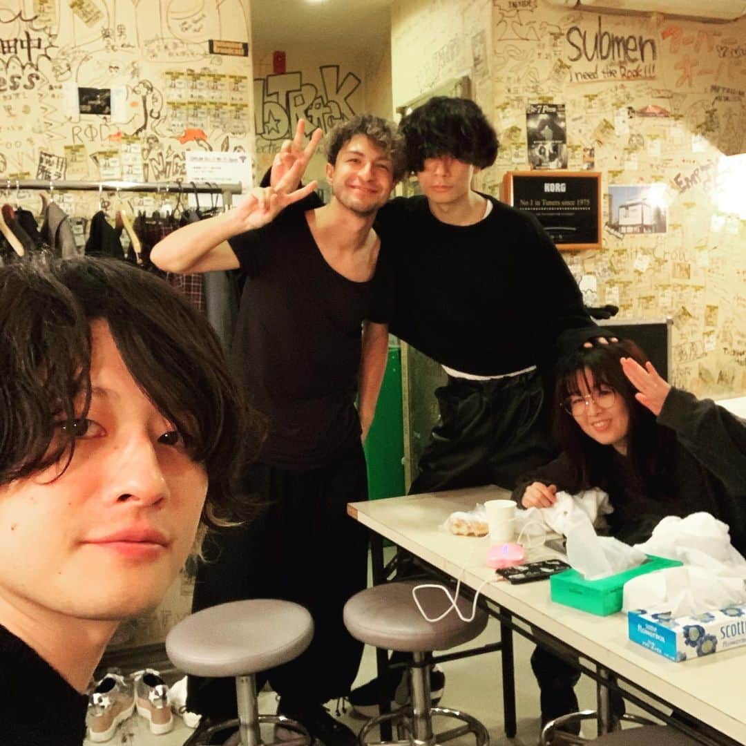 磯部寛之のインスタグラム：「Nagasaki day 1. Thank you all for an amazing night! It was a great start off of the tour. Nagasaki see you again tomorrow! Hiro 長崎初日ありがとうございました！最高な夜でした。良いツアーのスタートを切れたなと。長崎の皆さん明日もよろしくです◎ひろ #alexandros #tour #nagasaki #drumbe7 #長崎 #ツアー #初日 #ここから #よろしくです #写真 #撮った #時 #まーくん #いなかった」