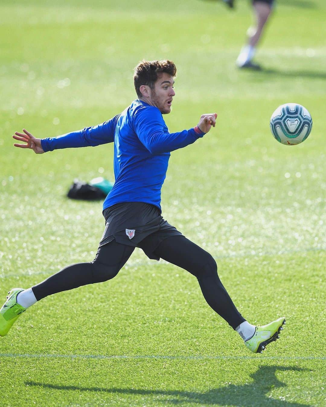 イバイ・ゴメスのインスタグラム：「¡Preparados para mañana! 💪🏼 ¡Vuelta a San Mamés! ¡Vuelta a luchar juntos! 🏟  Aupa @athleticclub ! 🦁 🔴⚪️」