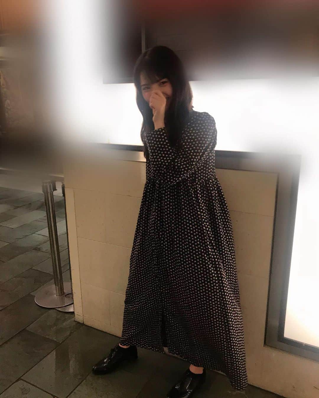 道重さゆみさんのインスタグラム写真 - (道重さゆみInstagram)「お出かけした日のお洋服♡ 愛ちゃんデザインのコラボのお洋服です！！可愛くてお気に入りです！！#高橋愛ちゃん . . お店の前で写真撮ったんやけど 人が沢山いて やだ〜はずかし〜 とか言って照れまくってます。笑 でもラストはしっかりうさちゃんピース🐰」11月30日 22時13分 - sayumimichishige0713