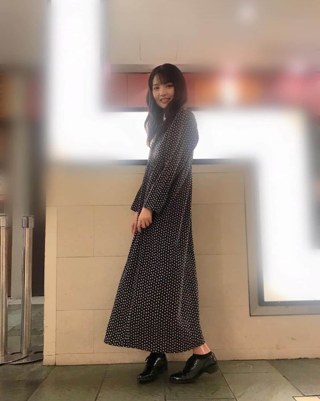 道重さゆみさんのインスタグラム写真 - (道重さゆみInstagram)「お出かけした日のお洋服♡ 愛ちゃんデザインのコラボのお洋服です！！可愛くてお気に入りです！！#高橋愛ちゃん . . お店の前で写真撮ったんやけど 人が沢山いて やだ〜はずかし〜 とか言って照れまくってます。笑 でもラストはしっかりうさちゃんピース🐰」11月30日 22時13分 - sayumimichishige0713