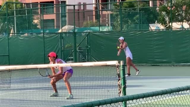 のインスタグラム：「#Tennis #life #competition #tour 🎾💨☀️ • • #テニス #トレーニング #アスリート #筋トレ #筋トレ女子 #スポーツ #sports #gym #training #fitness #fit #athlete #japanese #smile  #tennisplayer #work #테니스 #연습 #훈련 #스포츠  #운동 #love」