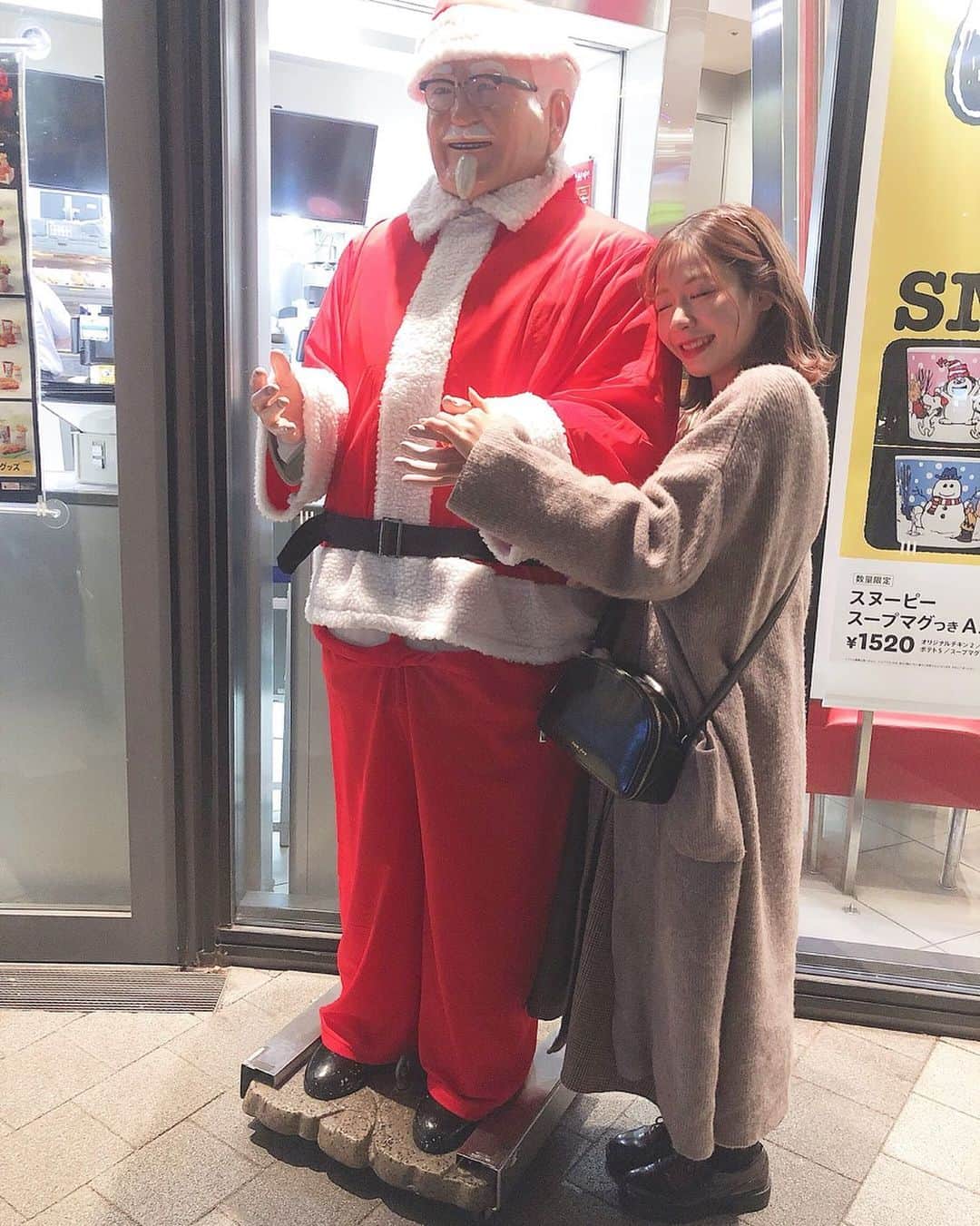 てぃーみきのインスタグラム：「. . クリスマス前に彼氏ができました‪‪ことを、 ご報告させていただきます‪‪❤︎‬ . #彼の名前はカーネルサンダース」