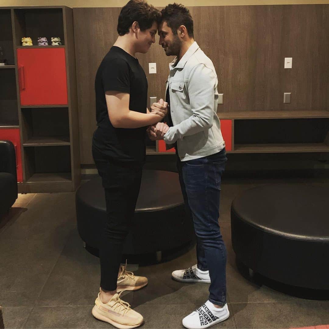 アレッサンドロ・ローザ・ヴィエイラのインスタグラム：「Meu filho e amigo,olha nos meus olhos e saiba,estaremos juntos sempre @luigi12mendes ❤️ , Feliz Aniversário 🎊🎁🎂,muita saúde e paz na sua vida! TE AMO ❤️」