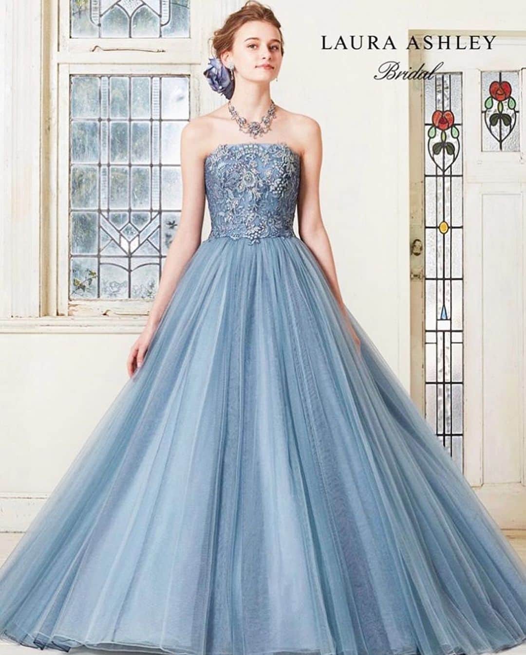プレ花嫁の結婚式準備アプリ♡ -ウェディングニュースさんのインスタグラム写真 - (プレ花嫁の結婚式準備アプリ♡ -ウェディングニュースInstagram)「ドレス選びの参考になる♡おしゃれなカラードレス9選👗💕 . . ➸➸➸➸➸➸➸💒➸➸➸➸➸➸➸ 本当の料金がわかる✨ ウェディングニュース式場検索 👰 . アプリ： @weddingnews_editor web版： @weddingnews_concierge ➸➸➸➸➸➸➸➸➸➸➸➸➸➸➸➸ . . こちらのお写真は @bridalhousetutu さんからリグラムさせていただきました🌟ありがとうございました😊✨ . . カバーはモーヴピンクの #カラードレス 👗💕 . ふんわりしたとした幻想的な色味のチュールと、何種類もの生地からできた胸元&ショルダー のお花が華やかで魅力的ですね🌼*･ . 大人可愛く、エレガントな #お色直し を演出してくれること間違いなしです😍 . 他のドレスも素敵のでぜひスワイプ👉🏻してみてくださいね✨♩ . . . ＼📷投稿お待ちしています／ . 花嫁はもちろん、業者さんも大歓迎✨ アナタのお写真をご紹介してもOKという方は、ぜひ #ウェディングニュース にお写真を投稿してください💕 . . ⬇︎関連アカウント⬇︎ . 🕊メインアカウント 【 @weddingnews_editor 】 . 💒インスタグラムで式場探し 【 @weddingnews_concierge 】 . 👰花嫁から式場探し 【 @weddingnews_brides 】 . . その他、編集部からの連絡専用 @weddingnews_contact や、スタッフ個人の連絡用として @WN_xxxx（xxxは個人名）があります💕 . . …………………………… ❤️ウェディングニュースとは？ …………………………… . 花嫁のリアルな”声”から生まれた、花嫁支持率No1✨スマホアプリです📱💕 . . 🌸知りたい… #結婚式準備 に役立つ記事を毎日150件配信中♩ . 🌸見たい… インスタの #ウェディング 系投稿TOP100が毎日チェックできる＊IG画像の複数ワード検索も可♩ . 🌸叶えたい… 式場をはじめとした  #結婚式 関連の予約サイトが大集合♩ . 🌸伝えたい… 自分の結婚式レポ『マイレポ』が簡単に作れる♩卒花嫁のレポが読める♩ . . @weddingnews_editor のURLからDLしてね✨ . . . #プレ花嫁 #結婚  #花嫁  #ウエディング  #プレ花嫁準備 #ウェディングドレス #ウエディングドレス #ワンピース #チュールドレス #ドレス選び #ドレス迷子 #ドレス試着 #ピンク #ウェディングレポ #披露宴 #ピンクドレス #ドレス試着レポ #日本中のプレ花嫁さんと繋がりたい #2020春婚 #2020夏婚 #二次会ドレス #二次会 #ドレス」11月30日 22時43分 - weddingnews_editor