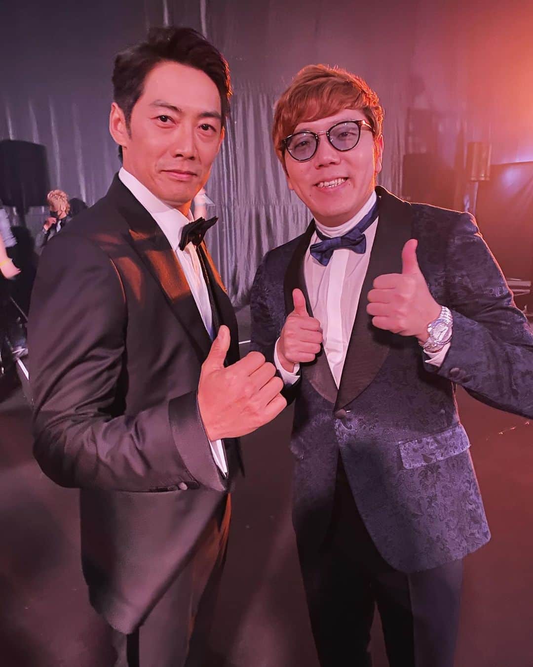 HIKAKINのインスタグラム：「反町隆史さんとイベントでステージご一緒させていただきました😎🎉👊 #asiafashionaward  #AFA」