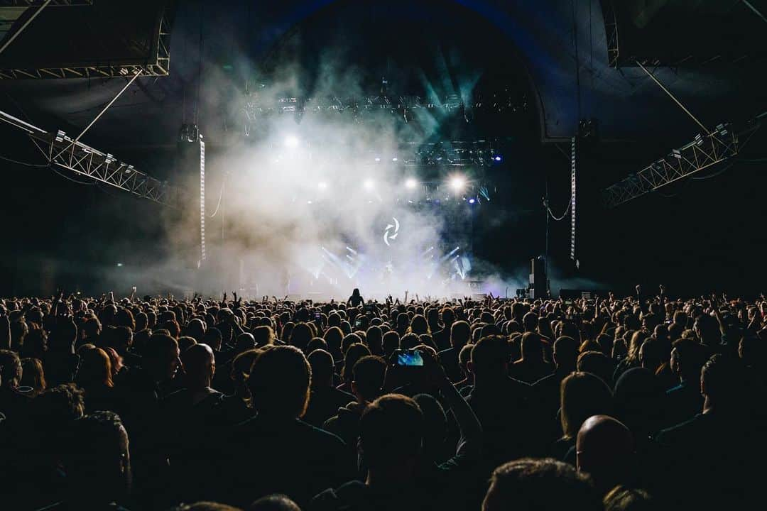 ジー・ヘイルさんのインスタグラム写真 - (ジー・ヘイルInstagram)「What a dream come true performing at the famous “Ally Pally” in London, UK. Thanksgiving 2019, photos by the amazing @judyhwon」11月30日 22時51分 - officiallzzyhale