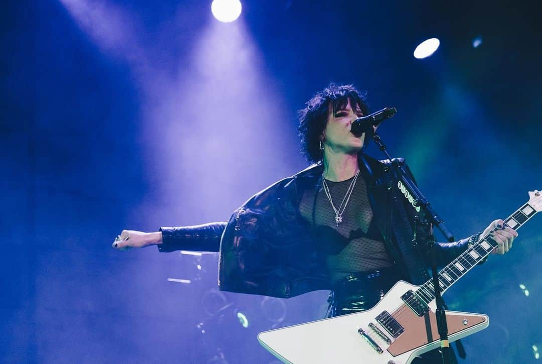 ジー・ヘイルさんのインスタグラム写真 - (ジー・ヘイルInstagram)「What a dream come true performing at the famous “Ally Pally” in London, UK. Thanksgiving 2019, photos by the amazing @judyhwon」11月30日 22時51分 - officiallzzyhale