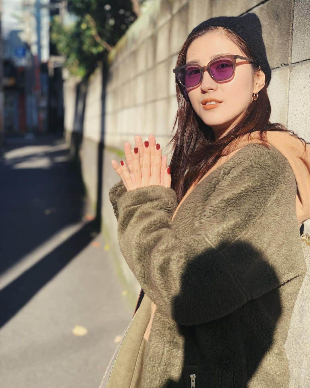 奈津美さんのインスタグラム写真 - (奈津美Instagram)「⌘ ちょいと油断したら 風邪気味ですわ。😕 . @kaoru_nail が 効くインフル予防教えてくれて 速攻でエタノール除菌買った😂⭐︎ 乾燥予防とエタノールで インフルにはなるまいと！ . 除菌と喉を潤すこと 意識してみよー💛💙 ⌘ #portrait #iPhoneXS #nail #healthcare #冬到来 #インフル対策 #ネイル #ワンカラー」11月30日 22時52分 - natsumi_7.2.3