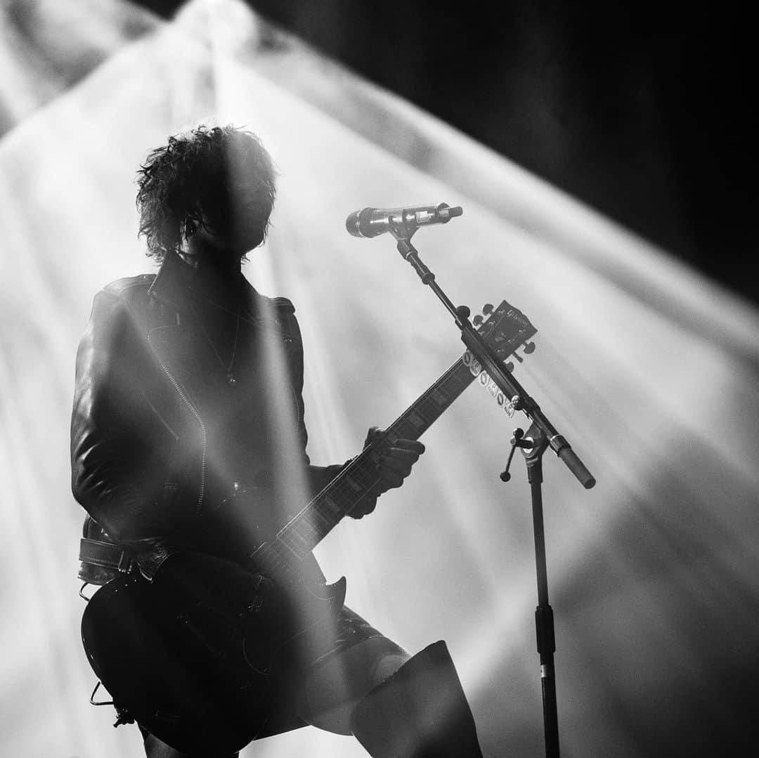 ジー・ヘイルさんのインスタグラム写真 - (ジー・ヘイルInstagram)「What a magical, beautiful night performing at the famous “Ally Pally” in London, UK. Thanksgiving 2019, photos by the amazing @judyhwon」11月30日 22時47分 - officiallzzyhale